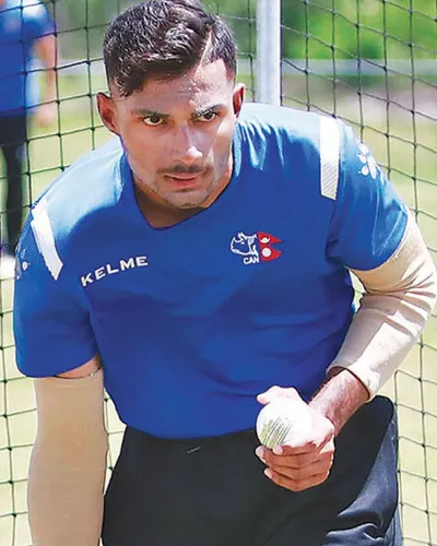 Dev Khanal, Chitwan Rhinos